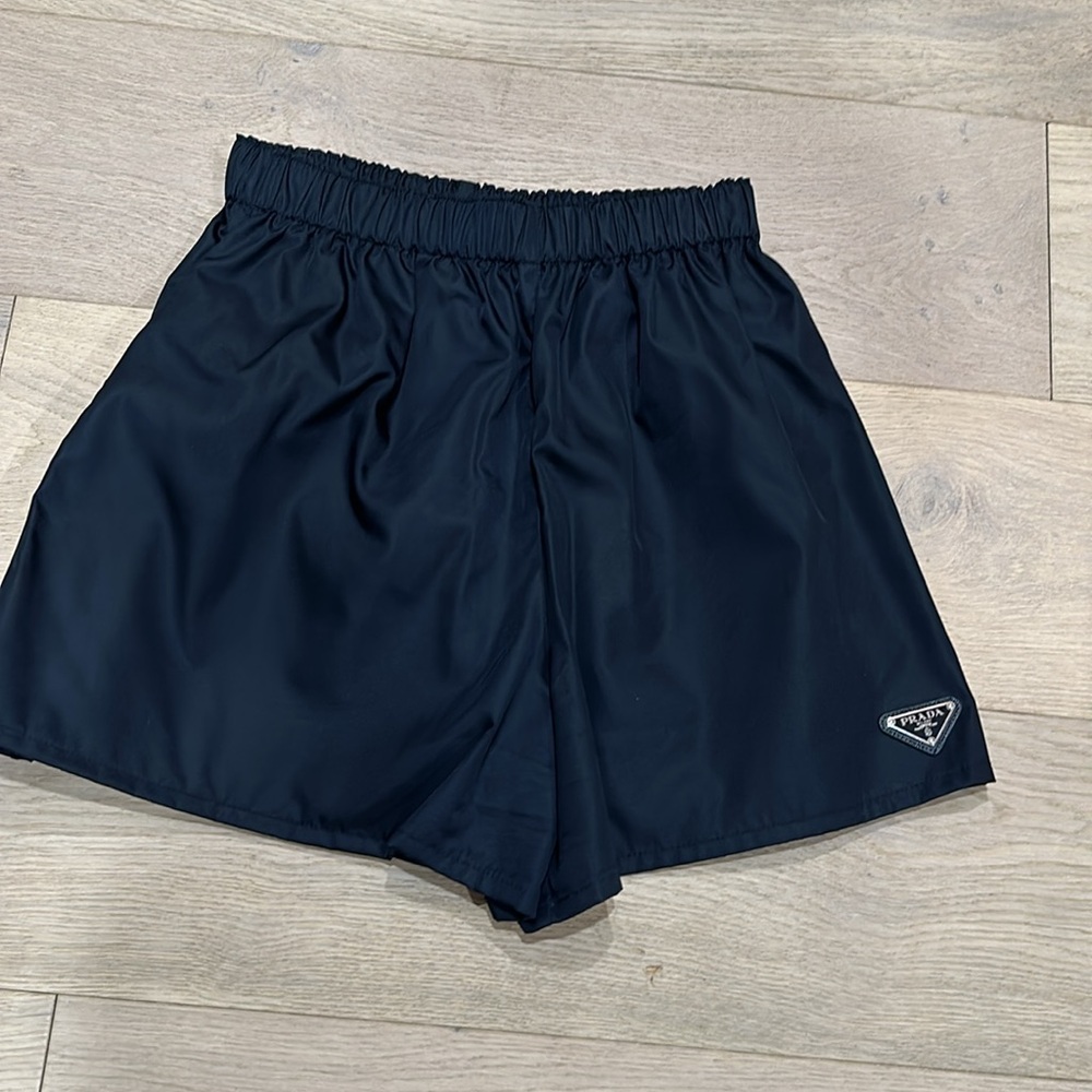 Prada shorts - Picture 2 of 9